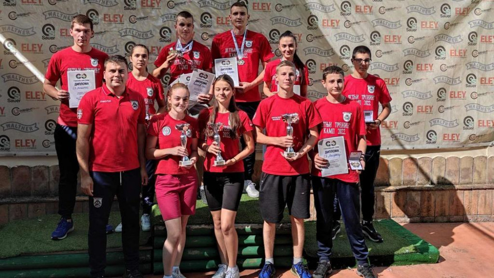 Stefanović čestitao učenicima vojnih škola na osvojenim medaljama